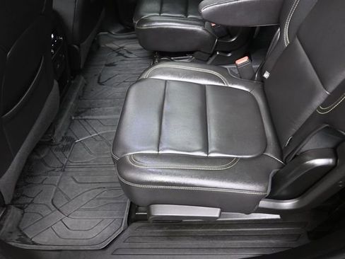 Used 2023 Chevrolet Traverse LT w/ LT Premium Package image 22