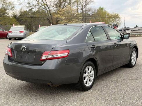 Used 2010 Toyota Camry LE FWD image 9