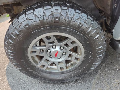 Used 2008 Toyota 4Runner SR5 AWD/4WD image 9