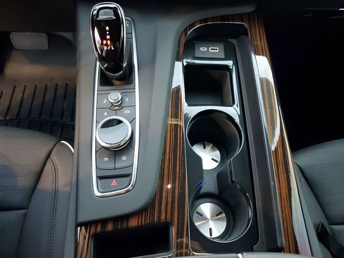 Certified 2024 Cadillac Escalade Premium Luxury image 42