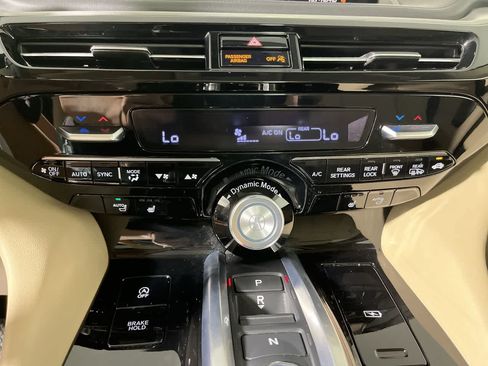 Used 2024 Acura MDX SH-AWD w/ Technology Package image 21