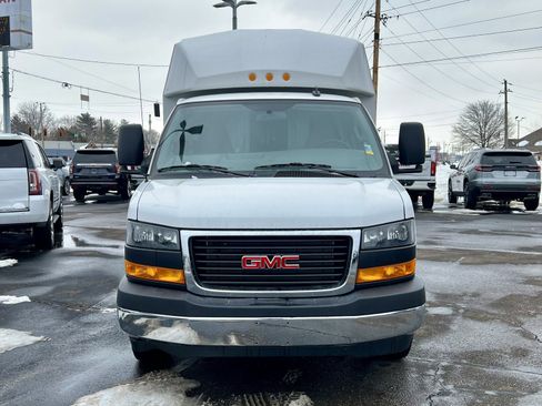New 2025 GMC Savana 3500 w/ Power Convenience Package RWD image 2
