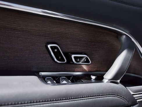 Used 2024 Land Rover Range Rover SE image 31