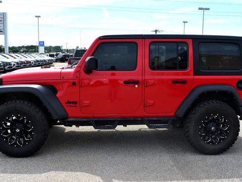 Used 2021 Jeep Wrangler Unlimited Sport AWD/4WD image 5