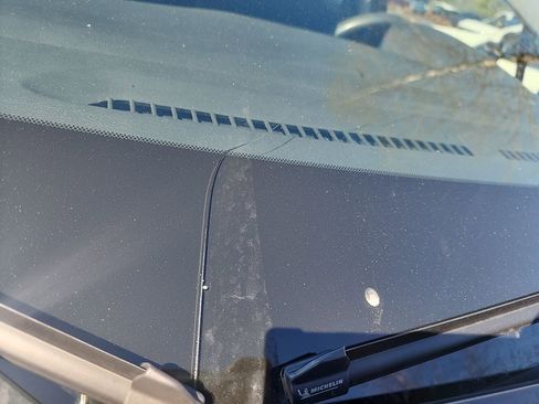 Used 2024 Nissan Versa S w/ Trunk Package image 9