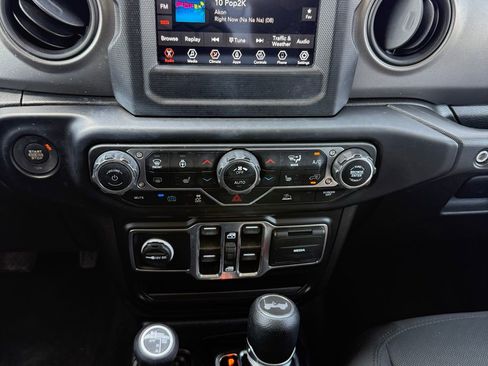 Used 2023 Jeep Wrangler Unlimited w/ Cold Weather Group AWD/4WD image 8