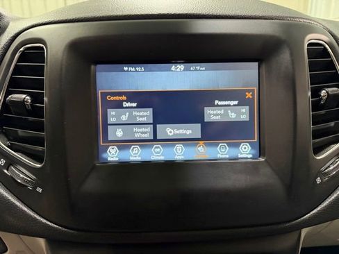 Used 2019 Jeep Compass Latitude w/ Cold Weather Group AWD/4WD image 14