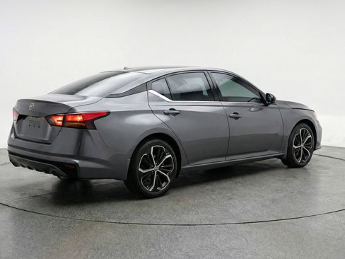 Used 2025 Nissan Altima 2.5 SR image 9