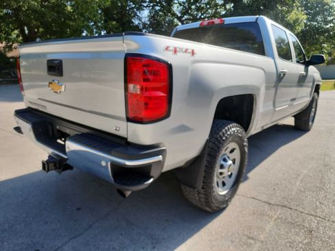 Used 2017 Chevrolet Silverado 2500 LT AWD/4WD image 10