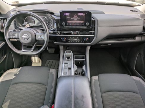 Certified 2024 Nissan Pathfinder SV FWD image 16