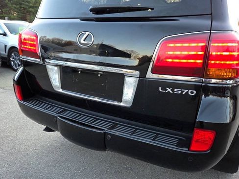 Used 2011 Lexus LX 570 4WD image 14
