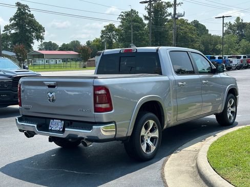 Used 2019 RAM 1500 Laramie AWD/4WD image 5