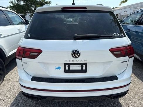 Used 2024 Volkswagen Tiguan SE R-Line AWD/4WD image 4