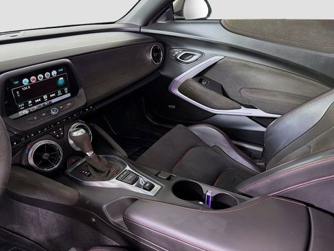 Used 2018 Chevrolet Camaro ZL1 RWD image 28