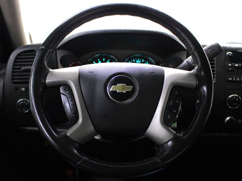 Used 2011 Chevrolet Silverado 2500 LT w/ Interior Plus Package image 10