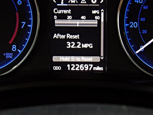 Used 2018 Toyota Corolla SE FWD image 14