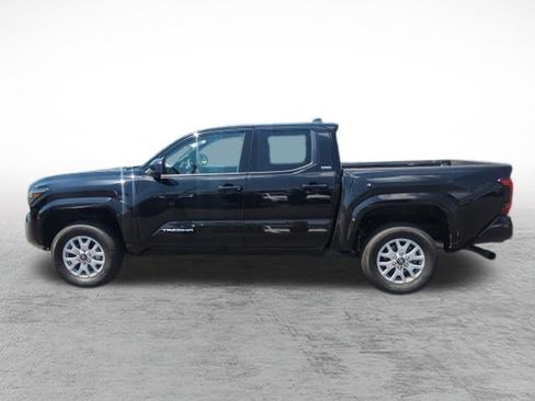 Certified 2025 Toyota Tacoma SR5 w/ SR5 Upgrade Package AWD/4WD image 8