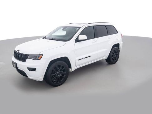 Used 2018 Jeep Grand Cherokee Altitude image 9