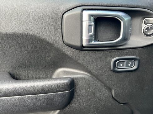 Used 2024 Jeep Wrangler Sport S image 12