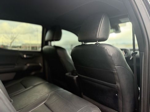 Used 2021 Toyota Tacoma TRD Off-Road w/ TRD Premium Off Road Package image 18