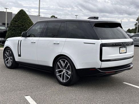 New 2025 Land Rover Range Rover SE image 3