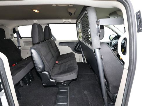 Used 2017 Dodge Grand Caravan SE FWD image 21