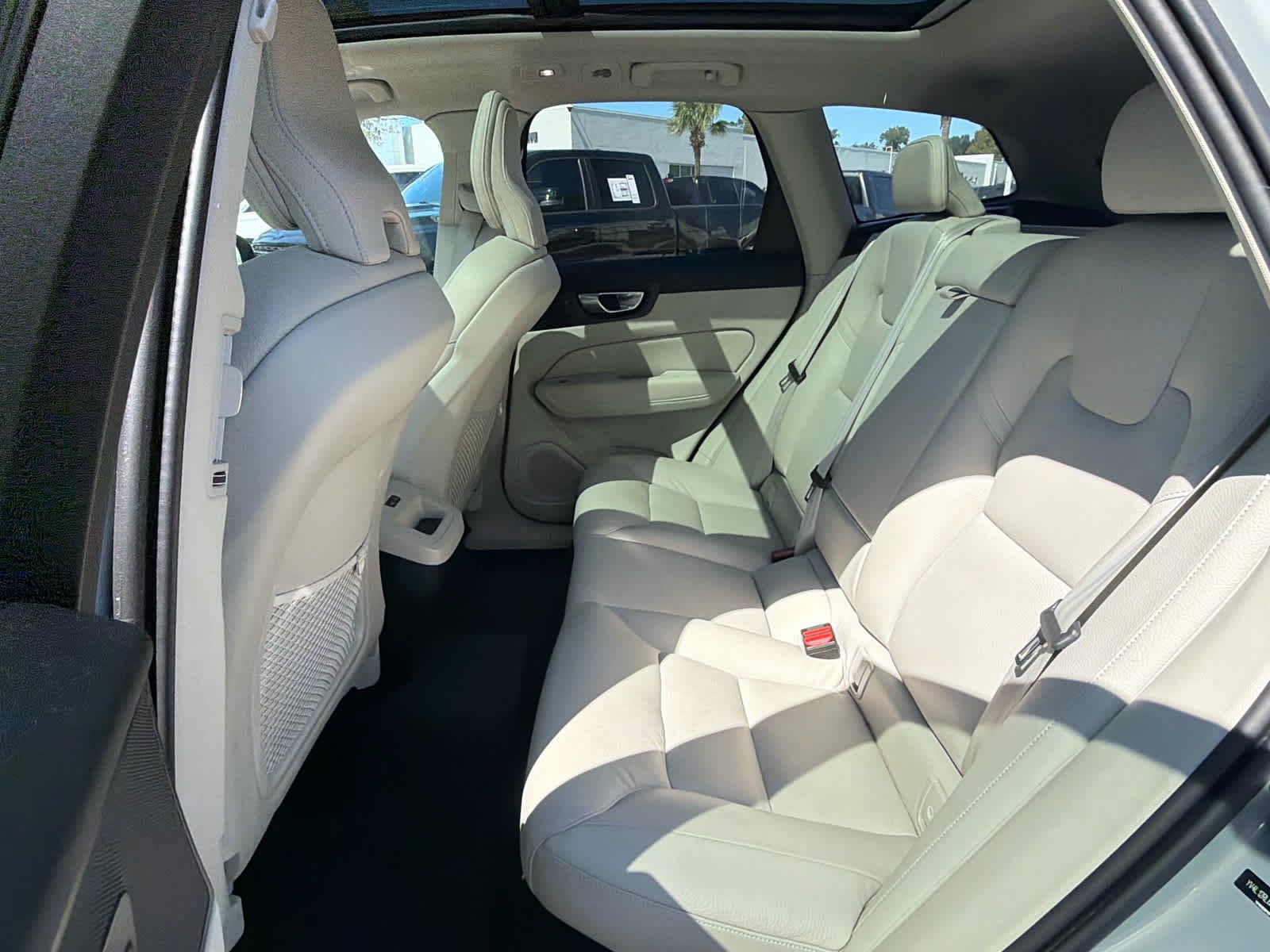Used 2024 Volvo XC60 B5 Plus w/ Climate Package AWD/4WD image 24