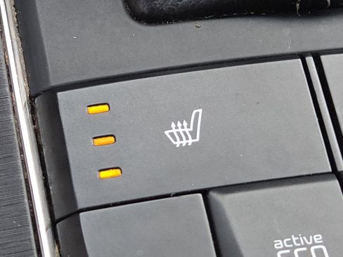 Used 2017 Kia Sedona LX w/ LX Essentials Premium Package image 4