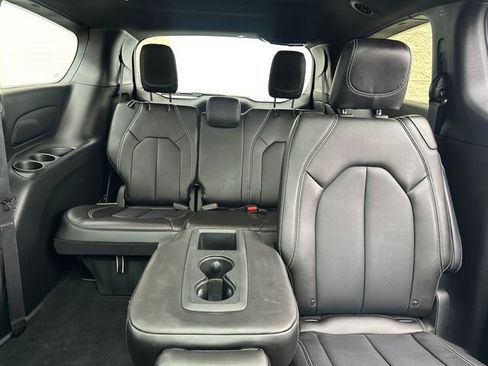 New 2026 Chrysler Pacifica Select FWD image 31
