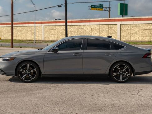 Used 2025 Honda Accord Sport image 5