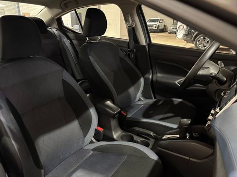 Used 2025 Nissan Versa SV image 34
