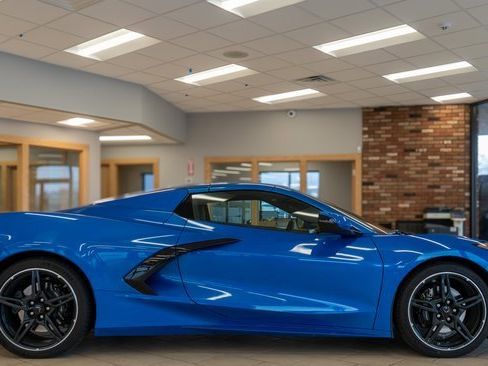 Used 2024 Chevrolet Corvette Stingray Preferred Conv w/ 2LT image 5