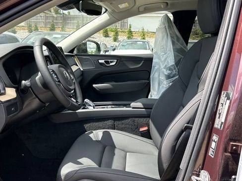 Used 2026 Volvo XC60 B5 Plus w/ Protection Package Premier AWD/4WD image 10
