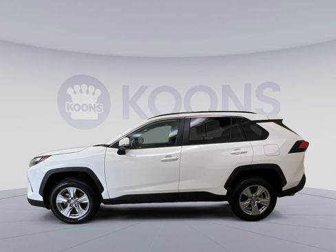 Used 2023 Toyota RAV4 XLE w/ Convenience Package FWD image 5
