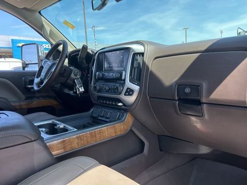 Used 2018 GMC Sierra 2500 SLT w/ Duramax Plus Package AWD/4WD image 33