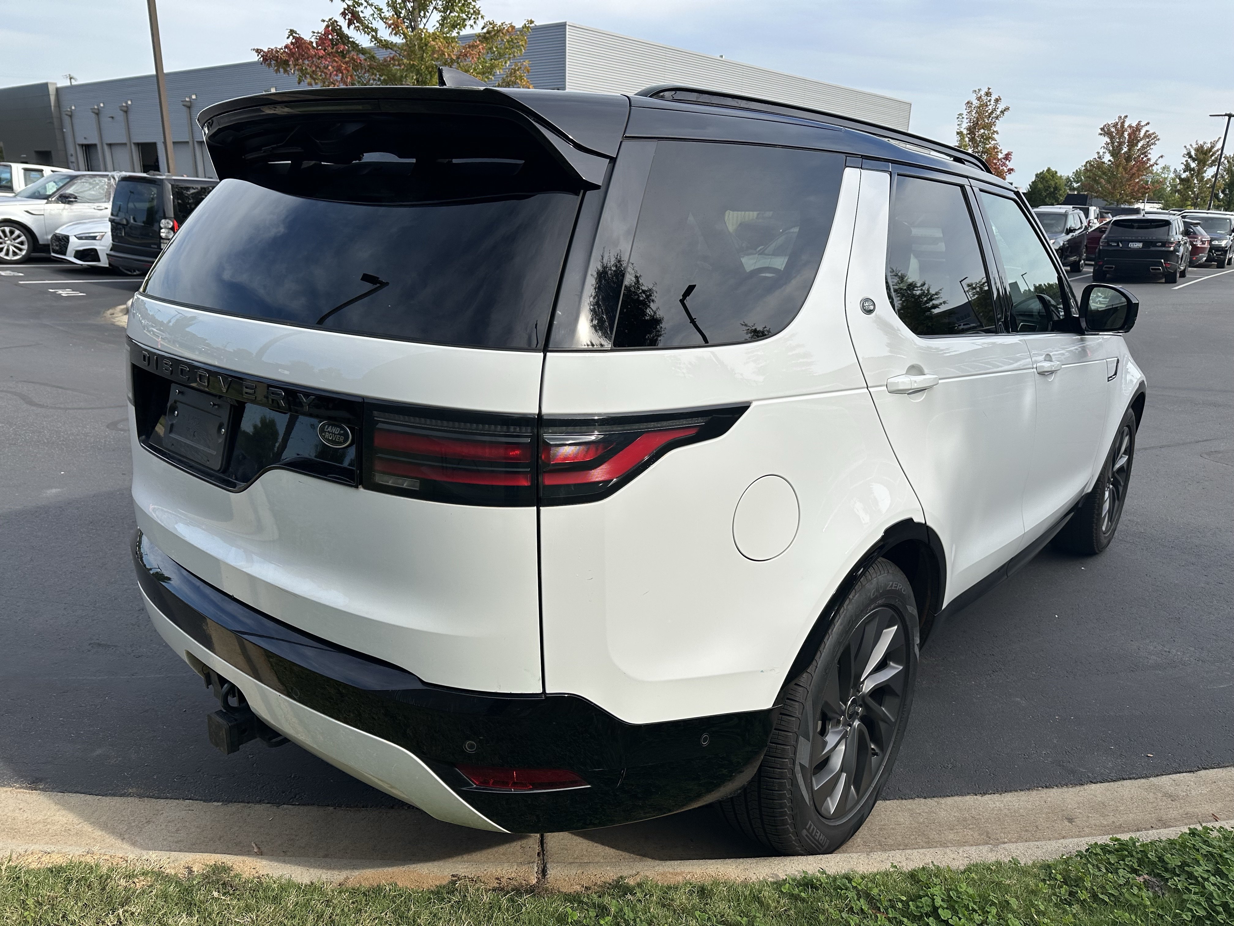 Certified 2023 Land Rover Discovery S R-Dynamic AWD/4WD image 7