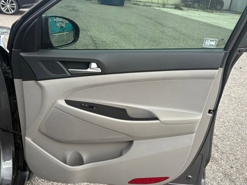 Used 2021 Hyundai Tucson SE image 17