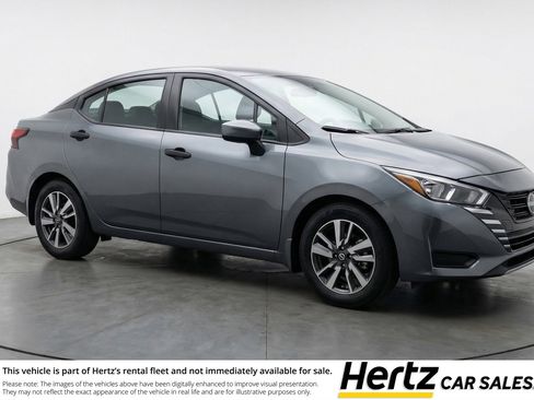 Used 2025 Nissan Versa SV image 1