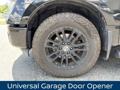 Used 2018 Nissan Titan SV w/ SV Convenience Package AWD/4WD image 9