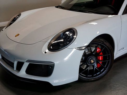 Used 2018 Porsche 911 GT3 RS image 36