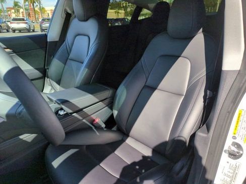 Used 2023 Tesla Model 3 Standard Range image 11