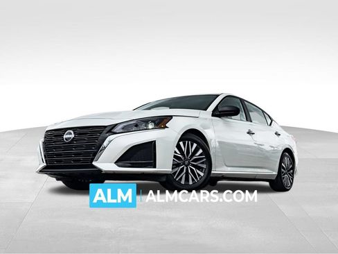 Used 2025 Nissan Altima 2.5 SV FWD image 1