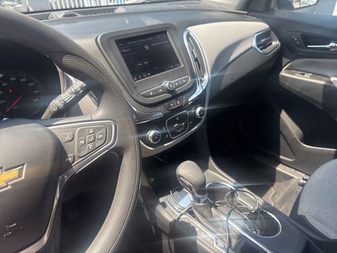 Used 2023 Chevrolet Equinox LS w/ LS Convenience Package FWD image 19