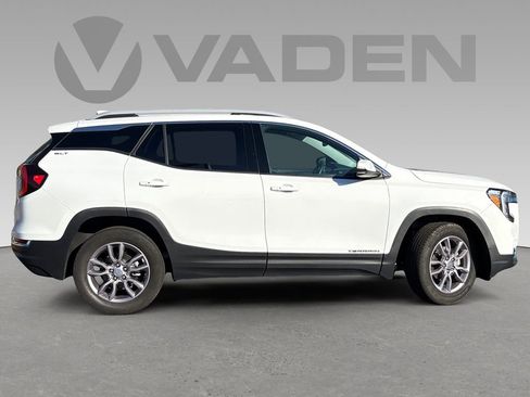 Used 2023 GMC Terrain SLT image 5