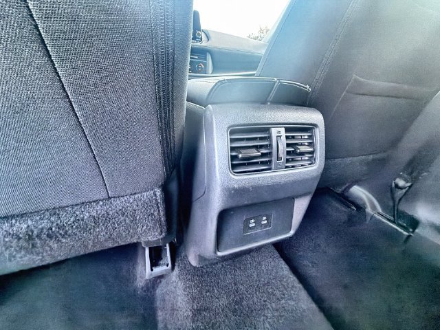 Used 2025 Nissan Rogue SV FWD image 20