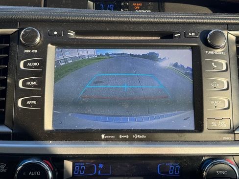 Used 2018 Toyota Highlander XLE w/ Protection Package #3 AWD/4WD image 3