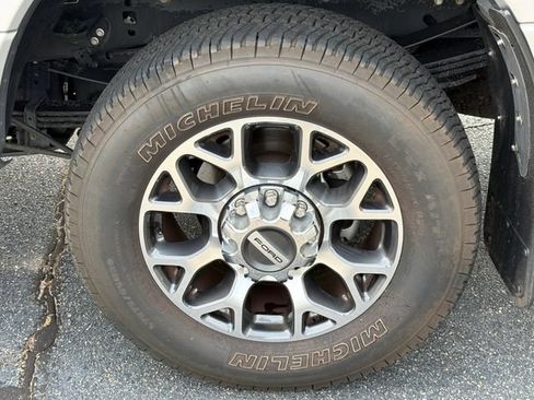 Used 2022 Ford F250 Lariat w/ Lariat Ultimate Package AWD/4WD image 21