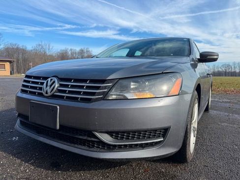 Used 2015 Volkswagen Passat TDI SE image 1