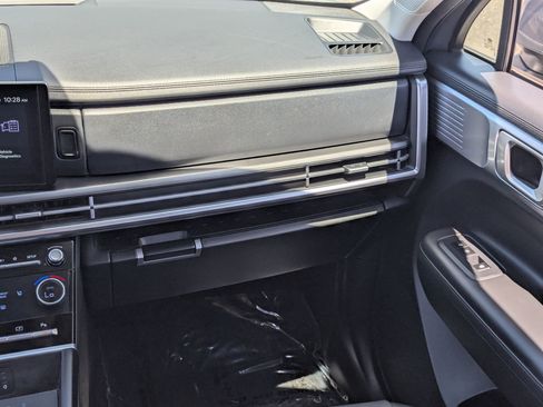 Used 2025 Hyundai Santa Fe SEL AWD/4WD image 19