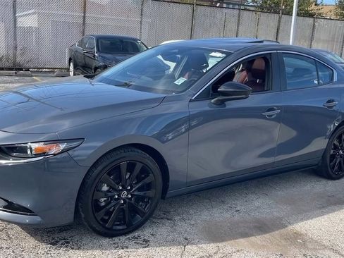 Used 2025 MAZDA MAZDA3 s image 9